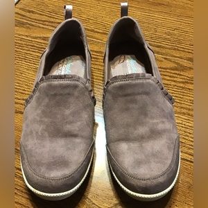 Women’s size 10 sketchers air cooled memory foam slip on shoes R